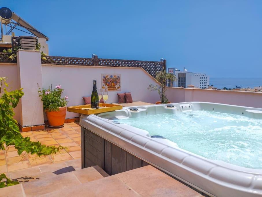 Penthouse With Jacuzzi And Spectacular Sea Views Apartment เนร์คา ภายนอก รูปภาพ
