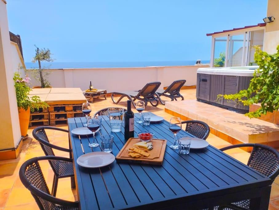 Penthouse With Jacuzzi And Spectacular Sea Views Apartment เนร์คา ภายนอก รูปภาพ