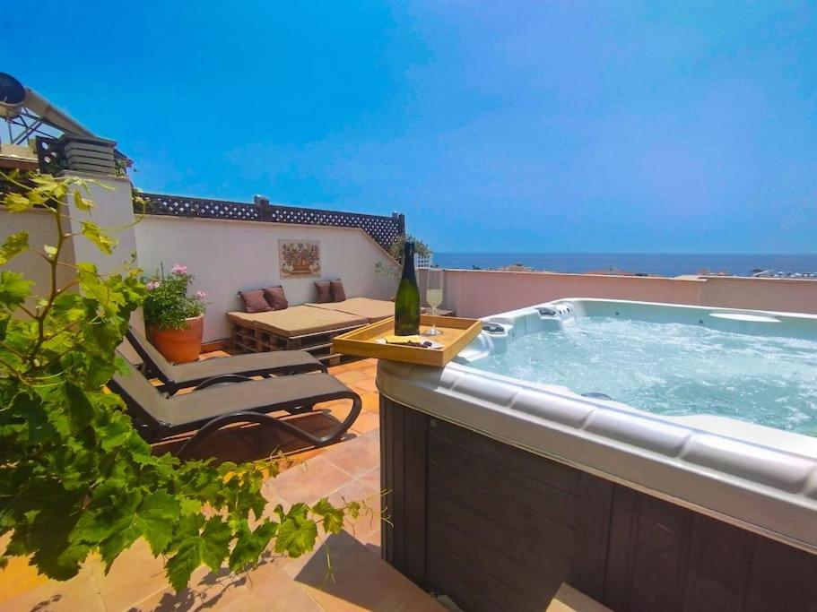 Penthouse With Jacuzzi And Spectacular Sea Views Apartment เนร์คา ภายนอก รูปภาพ