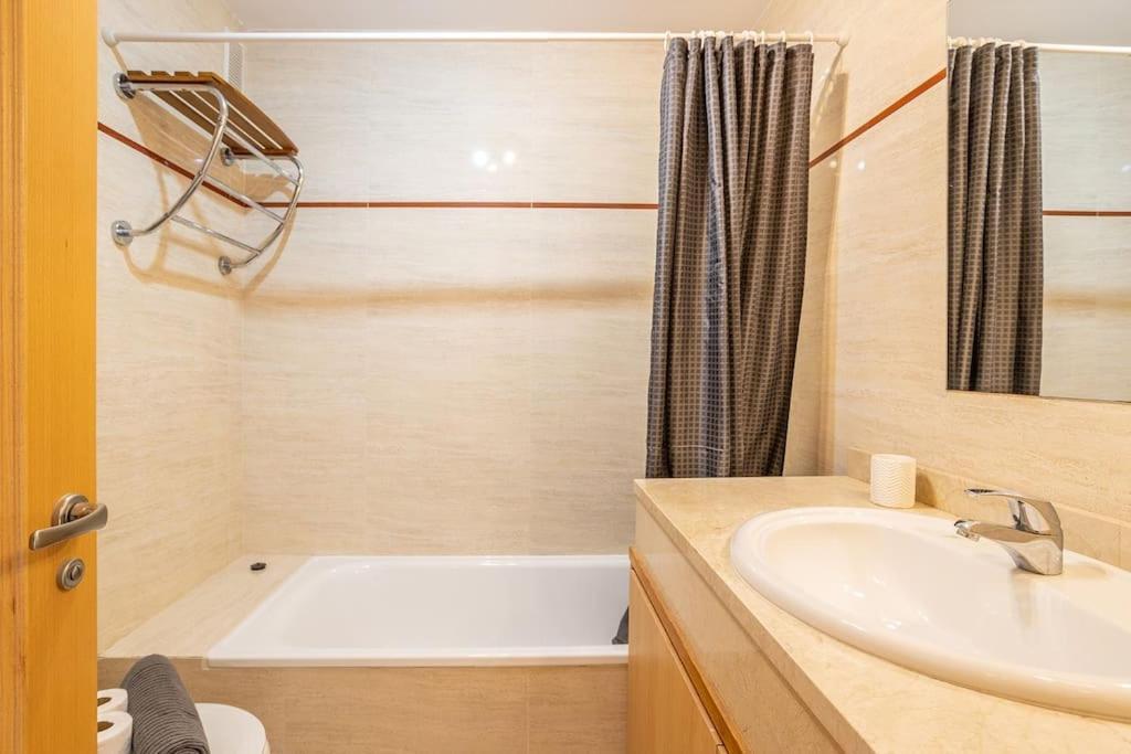 Penthouse With Jacuzzi And Spectacular Sea Views Apartment เนร์คา ภายนอก รูปภาพ